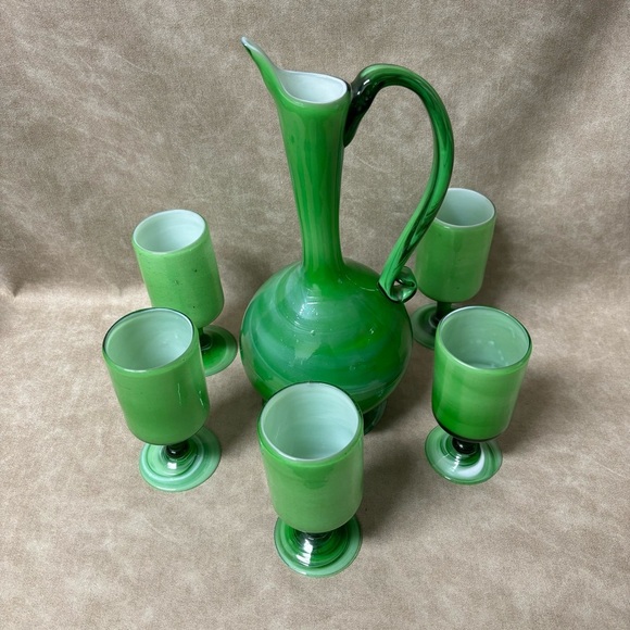 Elegant mid-century Empoli green cased handblown Italian art glass pitcher - Picture 3 of 10